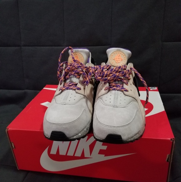 Nike Athletic Shoes - Huarache -Cream, Purple, Black - Picture 2 of 5